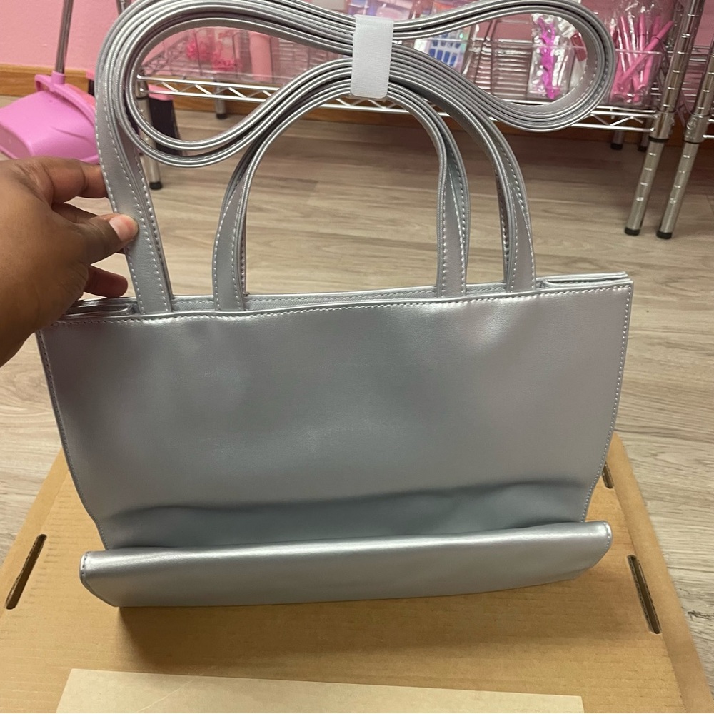 ❌SOLD❌Authentic Telfar Medium Metallic Silver Shopping Bag🪩 - Picture 12 of 16